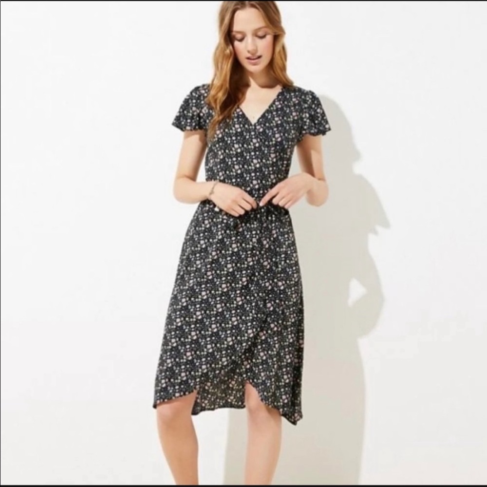 Beautiful Loft Floral Wrap dress size 8P, excellent condition